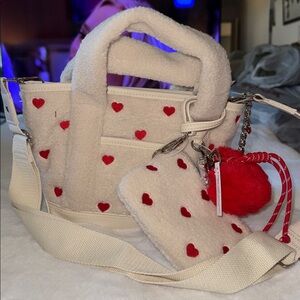❤️♥️Madden Girl Red Heart Sherpa Mini Tote Bag with Charms ♥️❤️